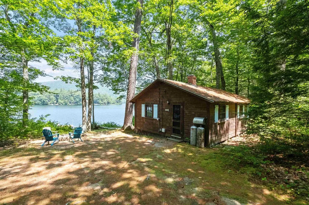 157 Kanasatka Road Moultonborough NH 03254