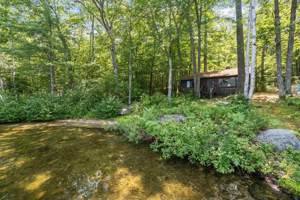 157 Kanasatka Road Moultonborough NH 03254