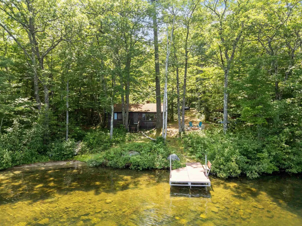 157 Kanasatka Road Moultonborough NH 03254