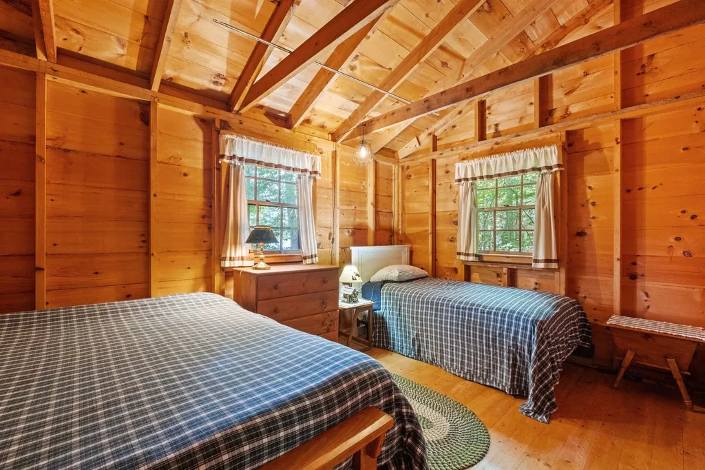 157 Kanasatka Road Moultonborough NH 03254