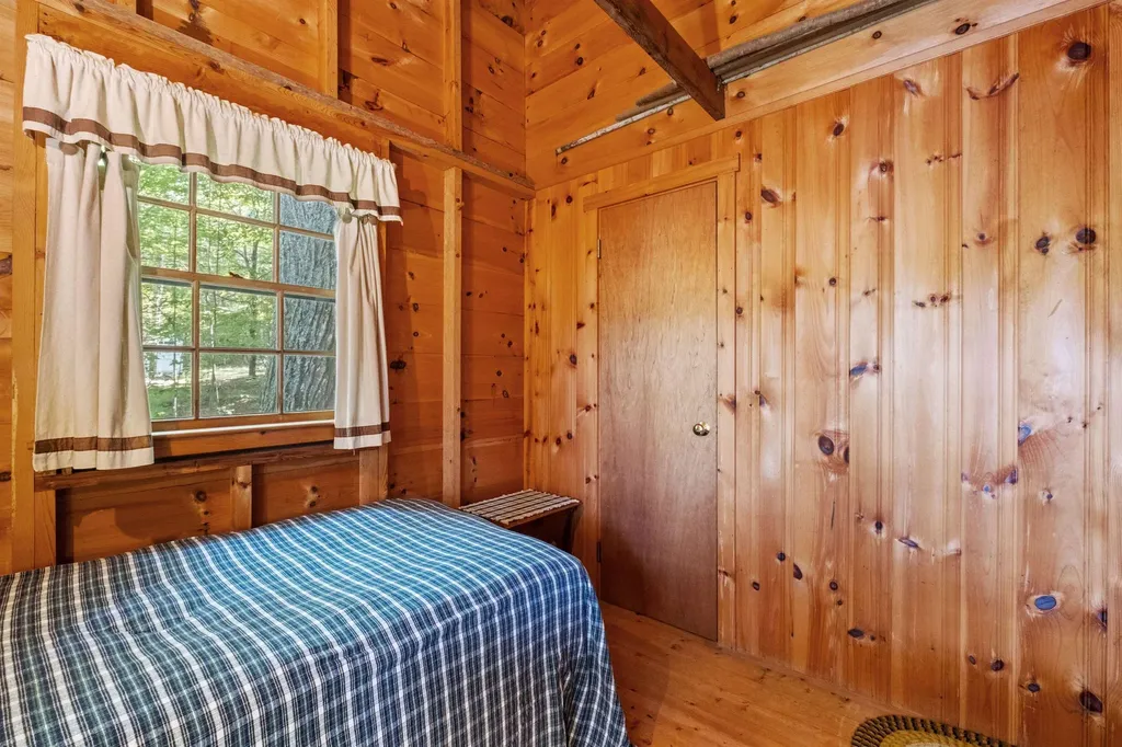 157 Kanasatka Road Moultonborough NH 03254