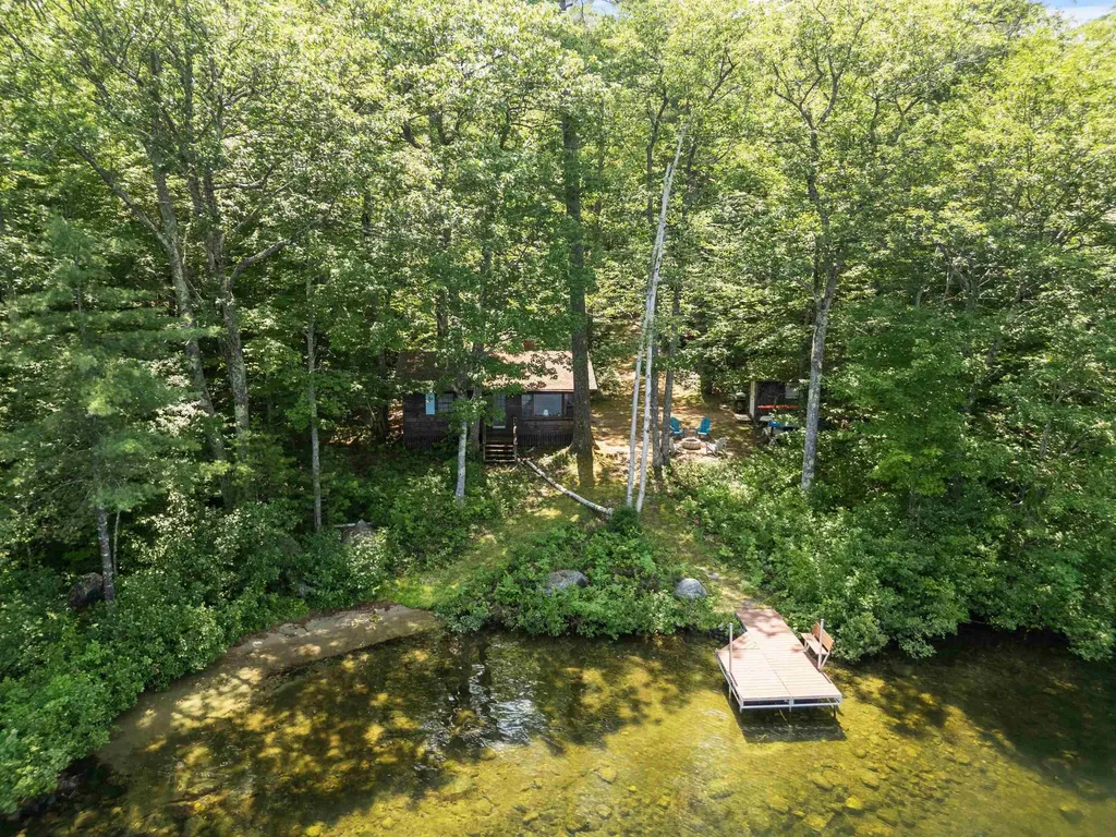 157 Kanasatka Road Moultonborough NH 03254