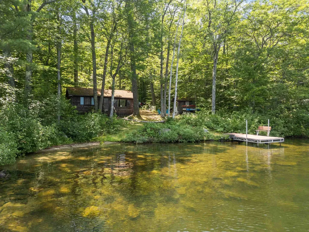 157 Kanasatka Road Moultonborough NH 03254