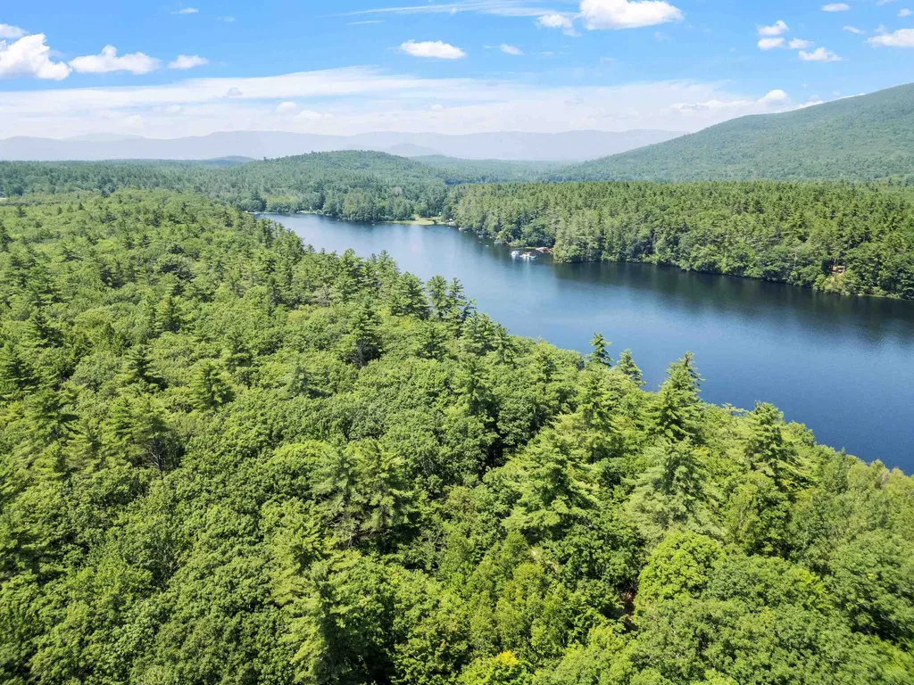 157 Kanasatka Road Moultonborough NH 03254