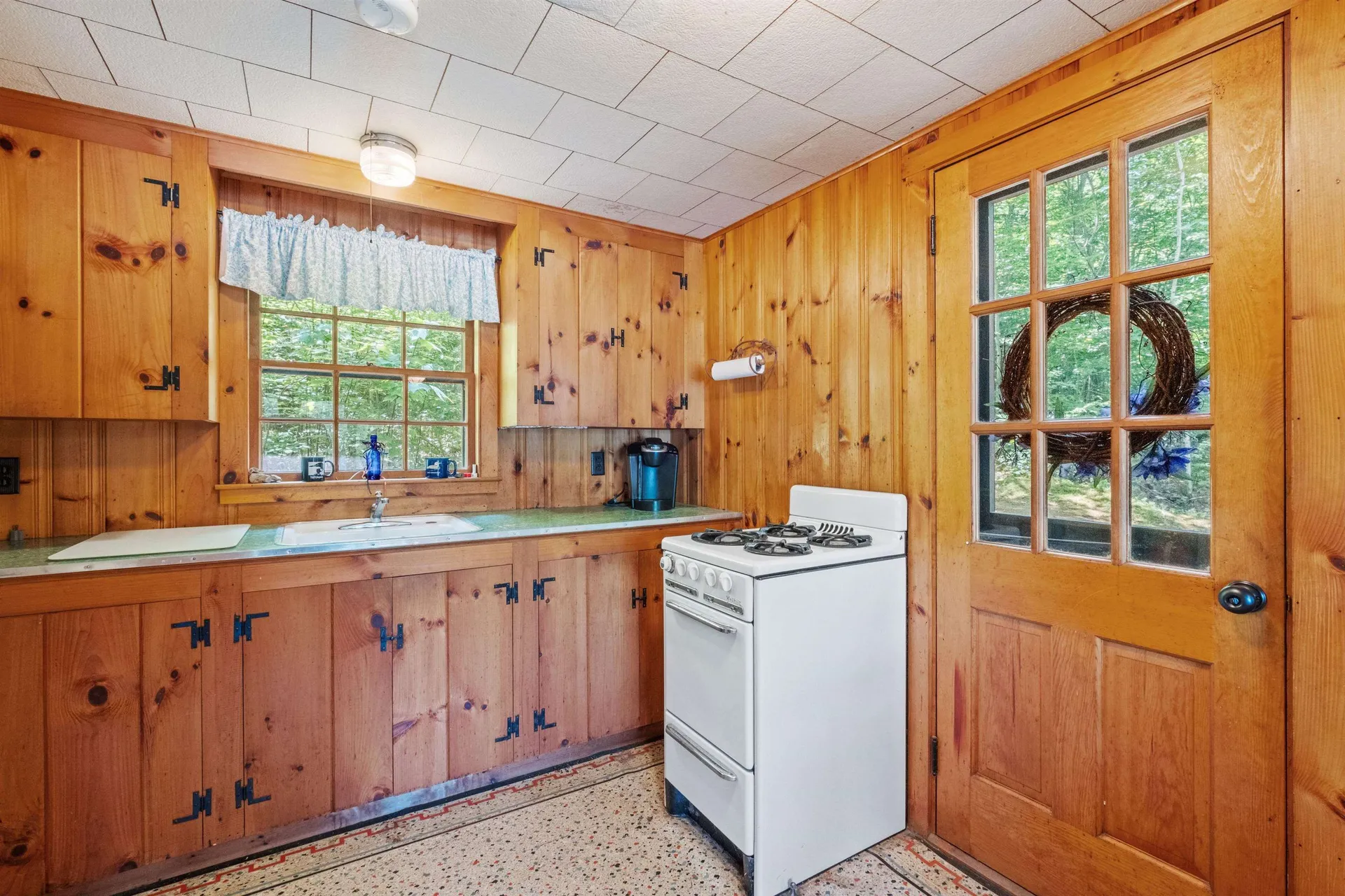 157 Kanasatka Road Moultonborough NH 03254
