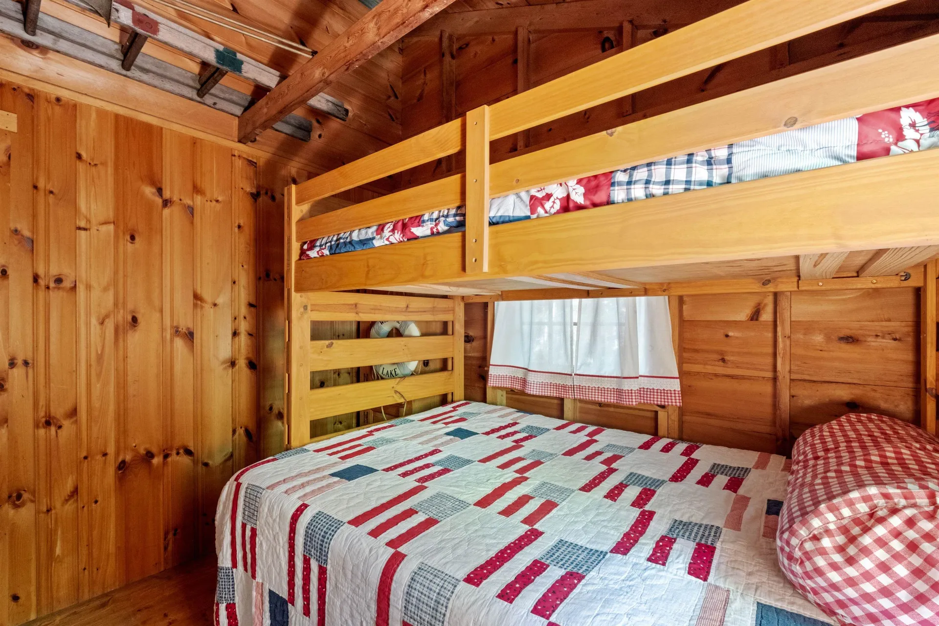 157 Kanasatka Road Moultonborough NH 03254