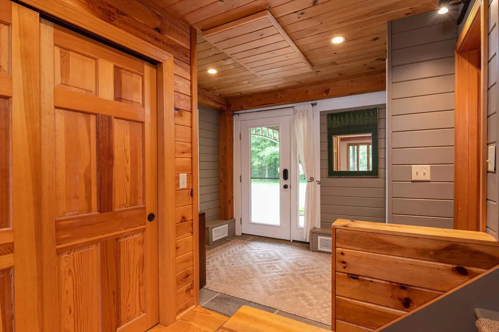 91 East Hill Road Wilmington VT 05363