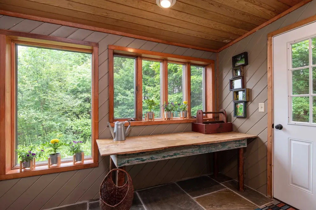 91 East Hill Road Wilmington VT 05363