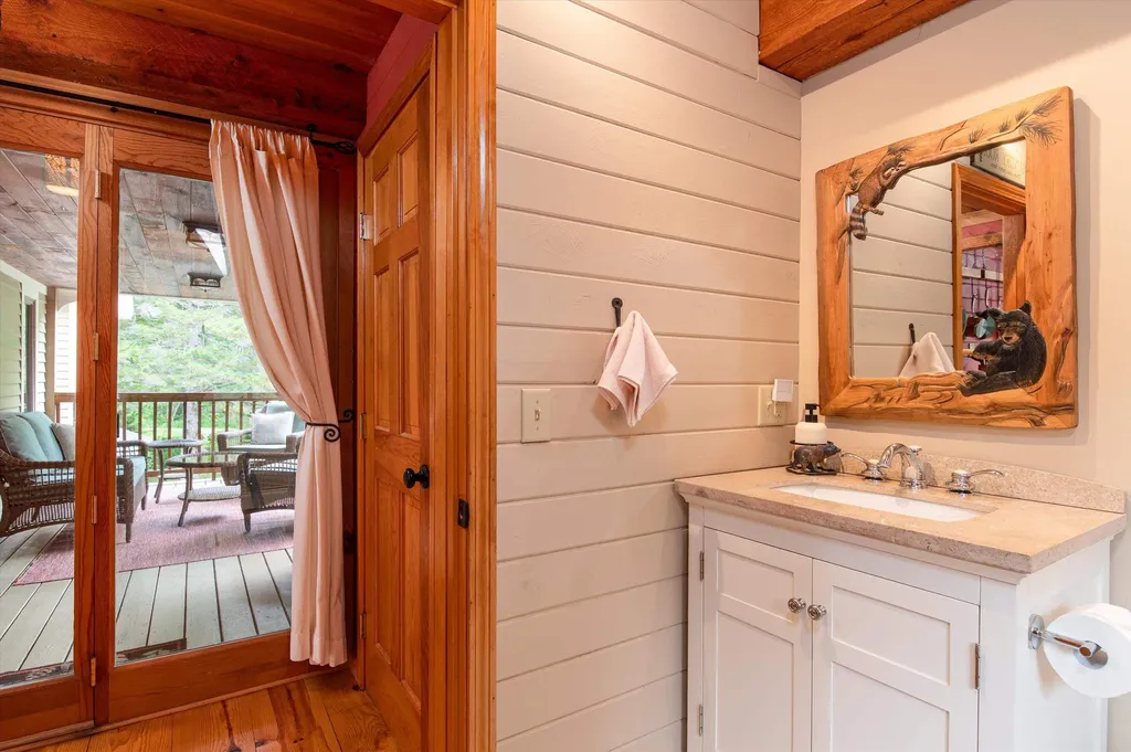 91 East Hill Road Wilmington VT 05363