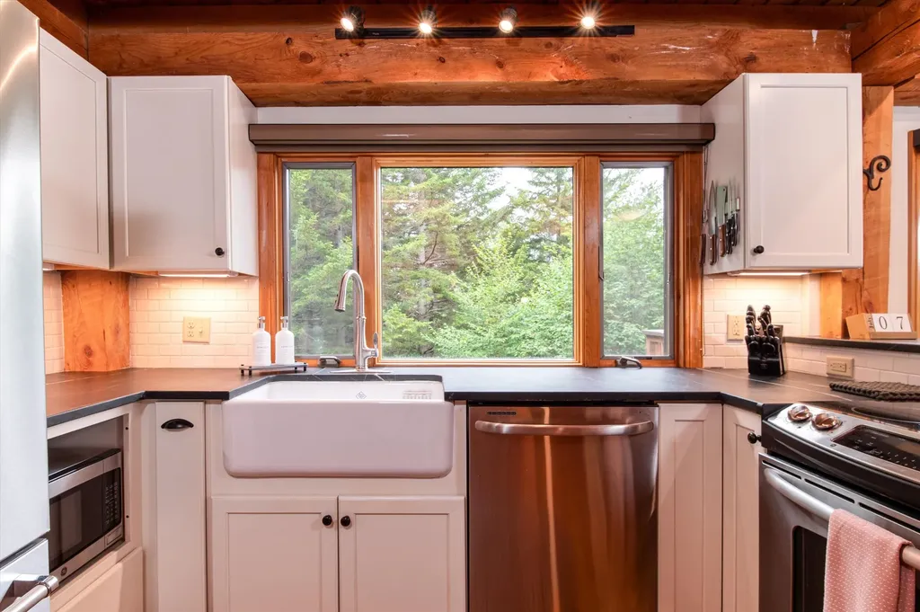 91 East Hill Road Wilmington VT 05363