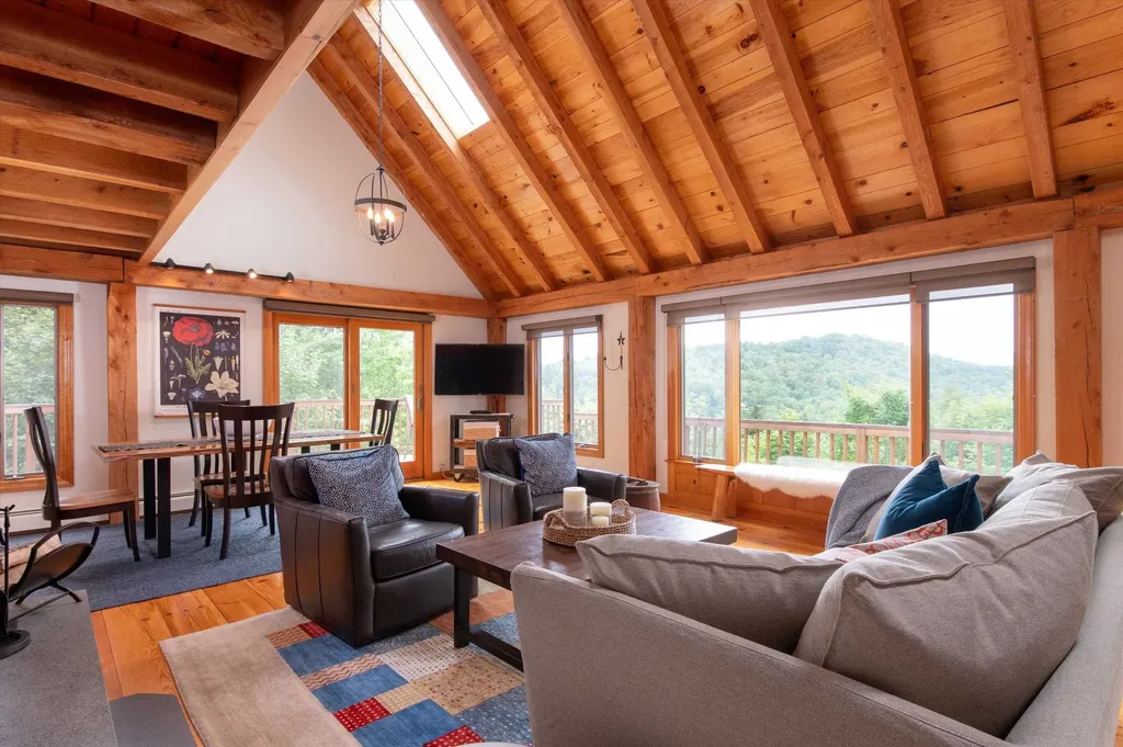 91 East Hill Road Wilmington VT 05363