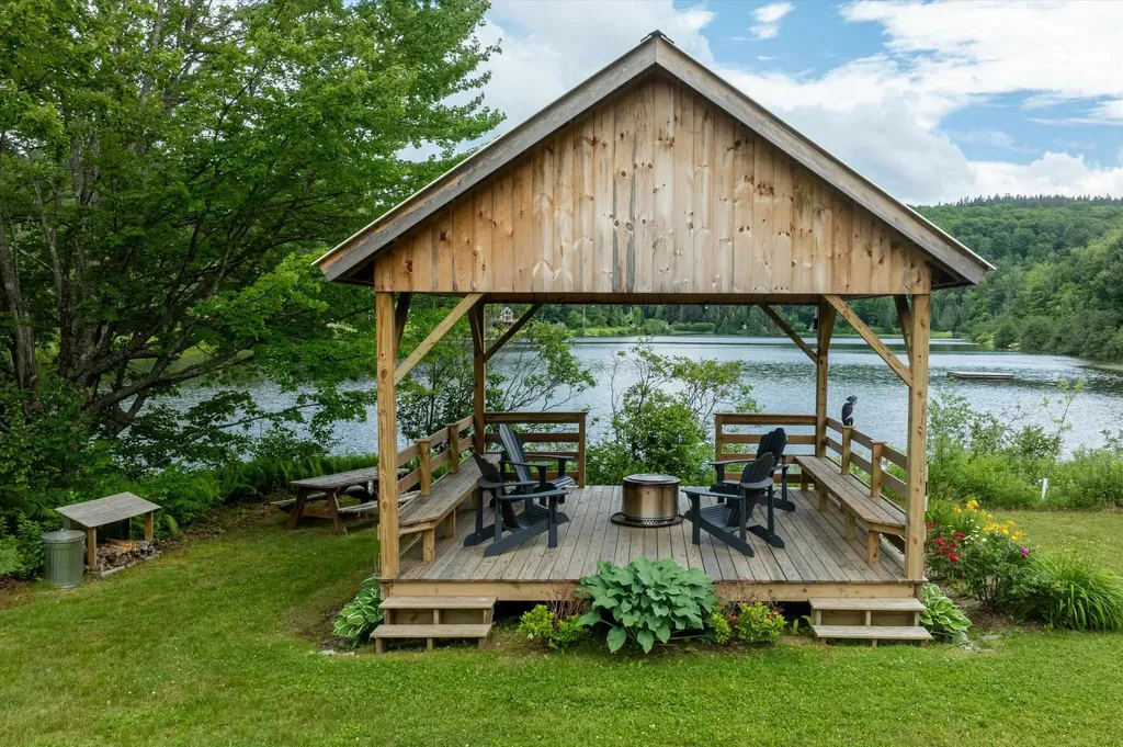 91 East Hill Road Wilmington VT 05363