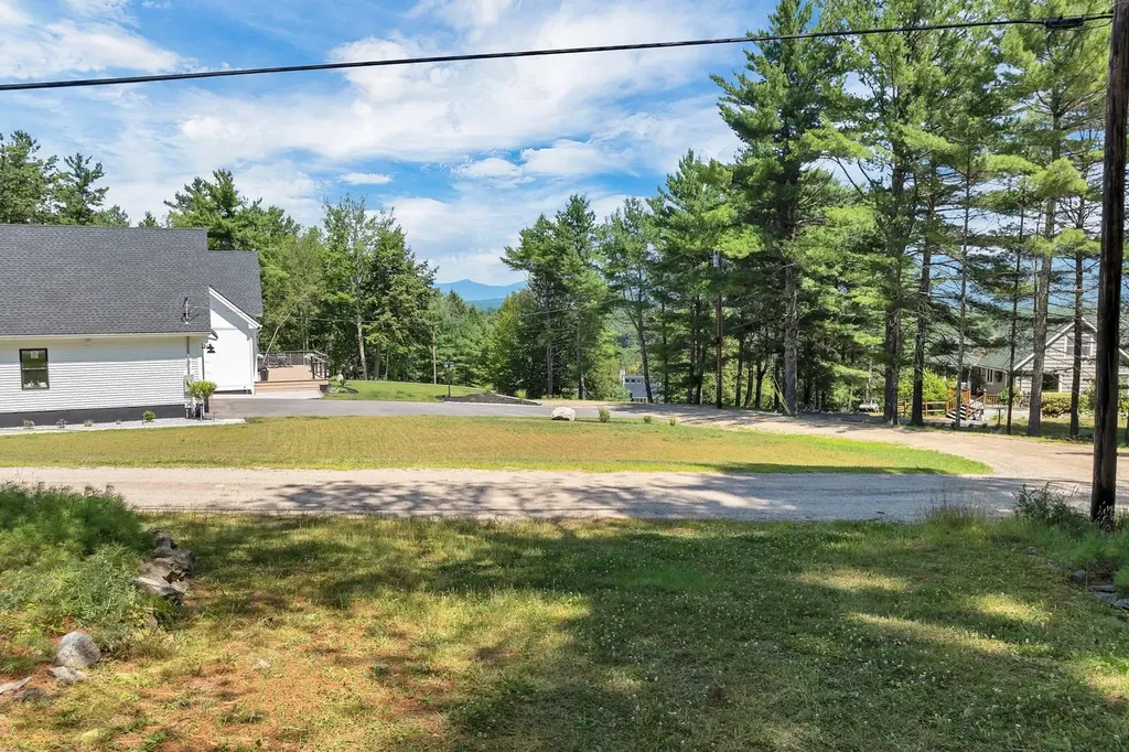 10 Woodridge Road Moultonborough NH 03254