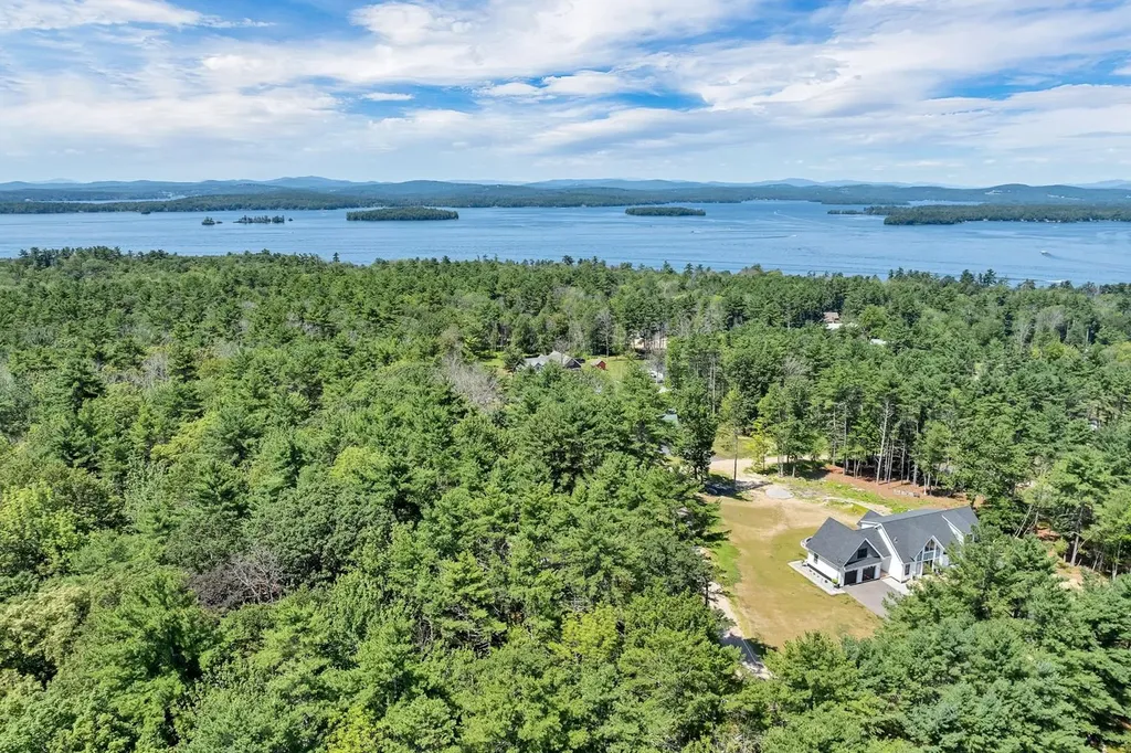 10 Woodridge Road Moultonborough NH 03254