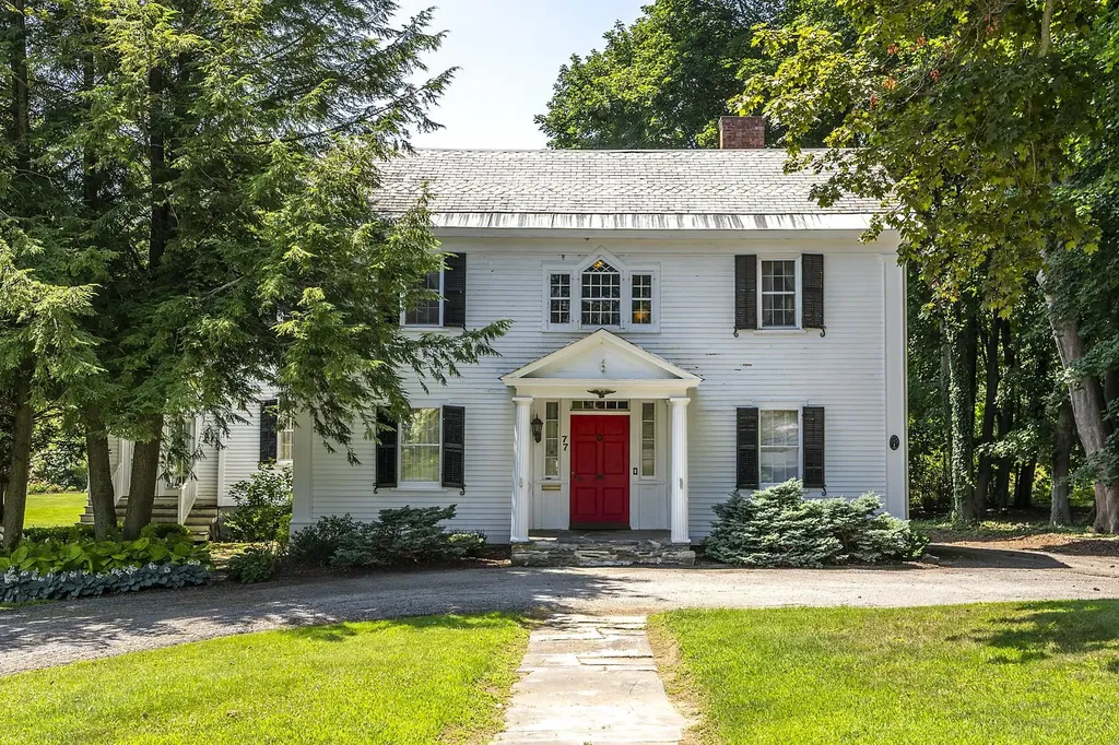 77 Monument Avenue Bennington VT 05201