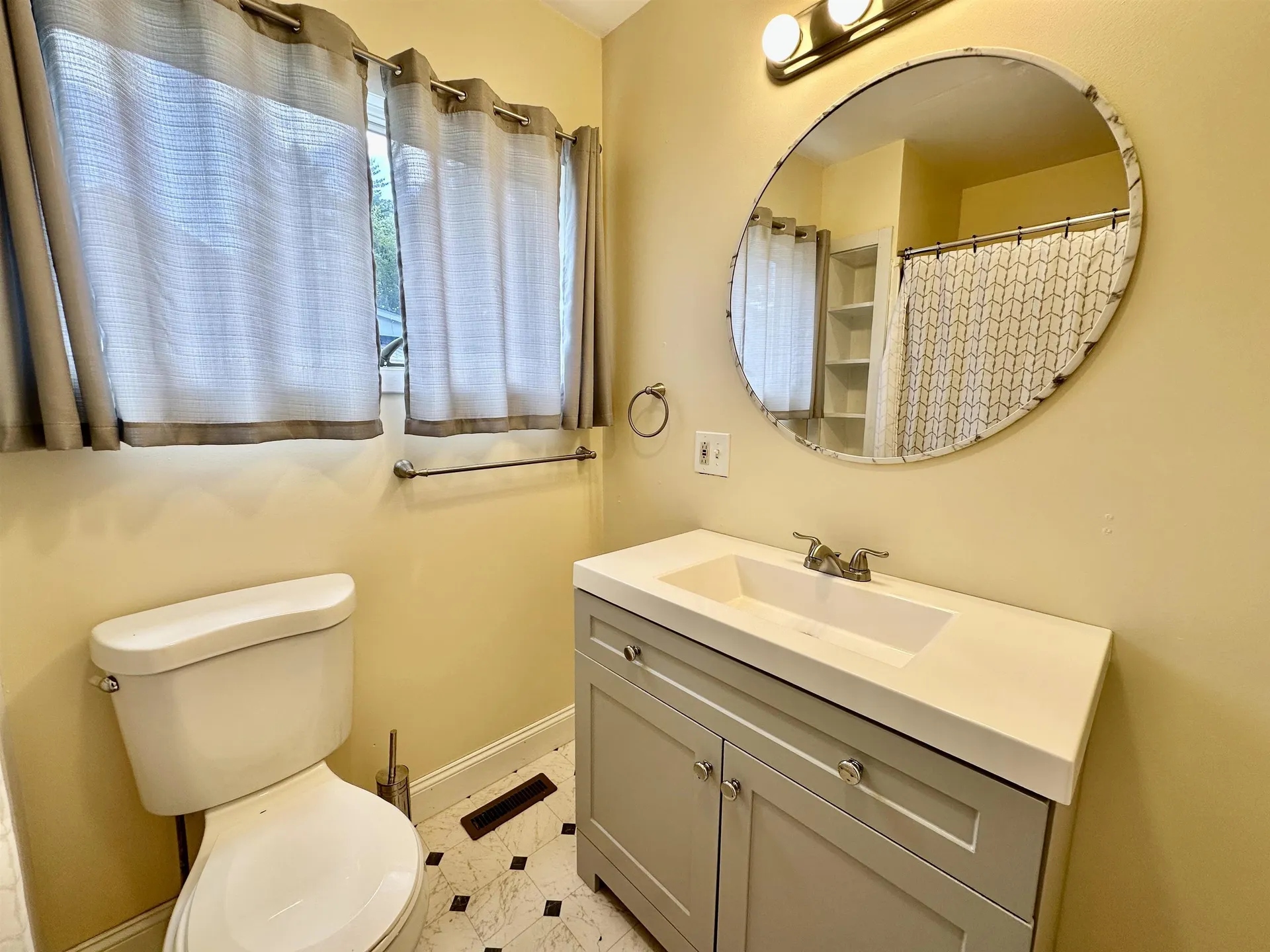 1 Wayne Avenue Claremont NH 03743
