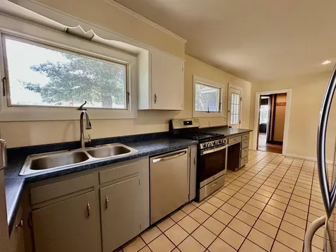 1 Wayne Avenue Claremont NH 03743