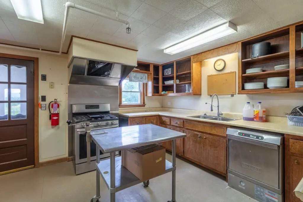 979 Vt Route 100 Westfield VT 05874-9797