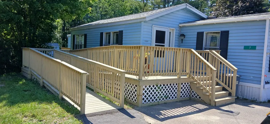 7 Cortland Way Barrington NH 03825