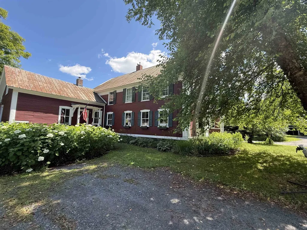 53 Commonwealth Avenue Hyde Park VT 05655
