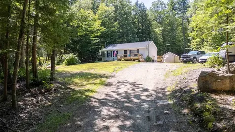 21 Woodcrest Drive Ossipee NH 03864