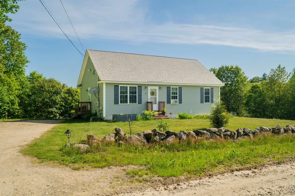 5 Echo Valley Road Deerfield NH 03037