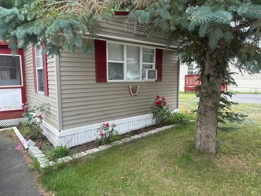 72 Crystal Springs Way Somersworth NH 03878