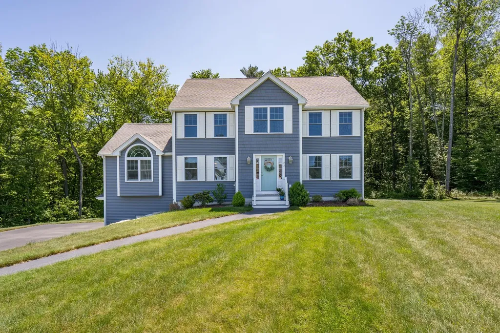22 Innisbrook Drive Pelham NH 03076