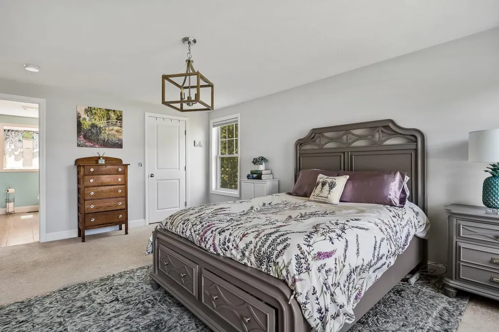 22 Innisbrook Drive Pelham NH 03076