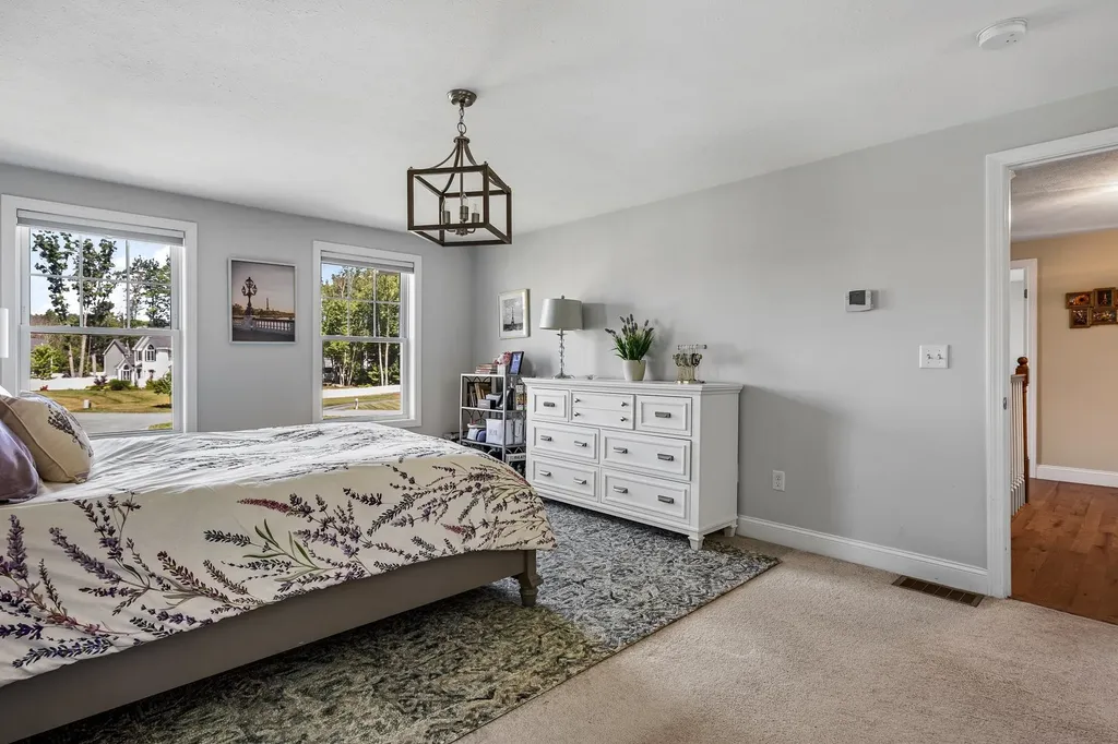 22 Innisbrook Drive Pelham NH 03076