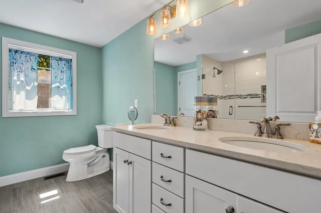 22 Innisbrook Drive Pelham NH 03076