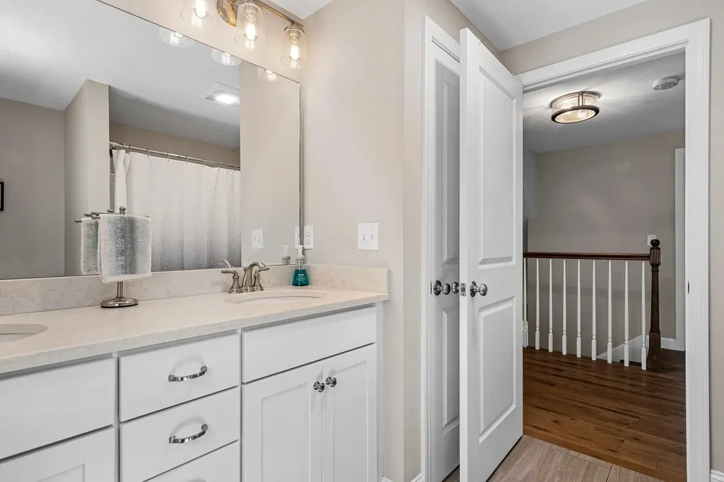 22 Innisbrook Drive Pelham NH 03076