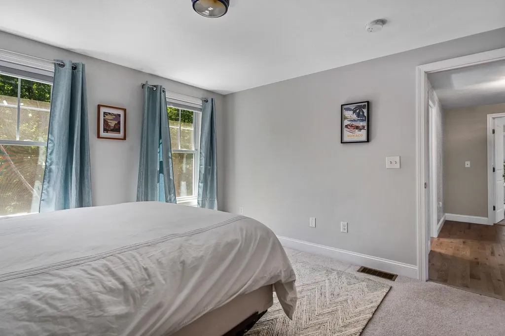 22 Innisbrook Drive Pelham NH 03076