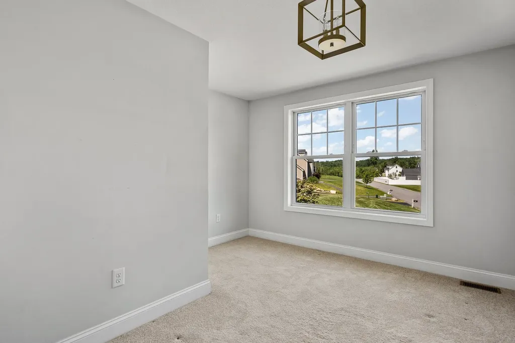 22 Innisbrook Drive Pelham NH 03076