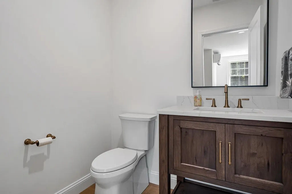 22 Innisbrook Drive Pelham NH 03076