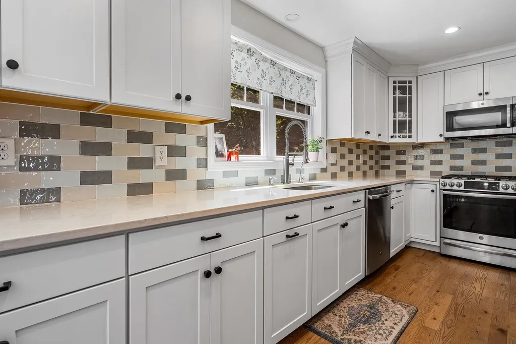 22 Innisbrook Drive Pelham NH 03076