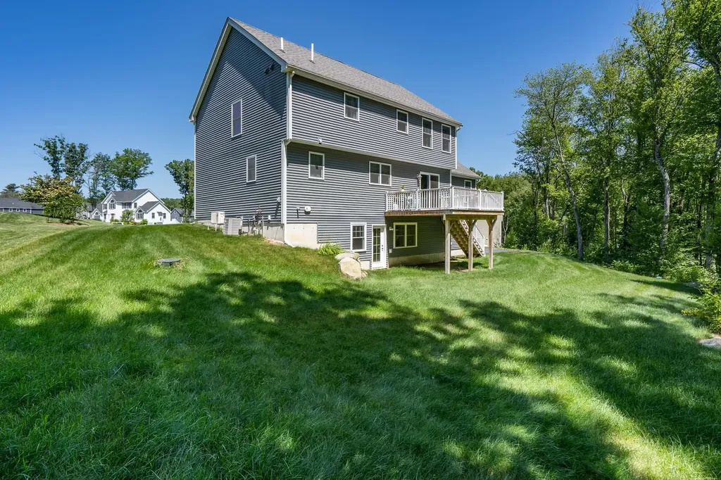 22 Innisbrook Drive Pelham NH 03076