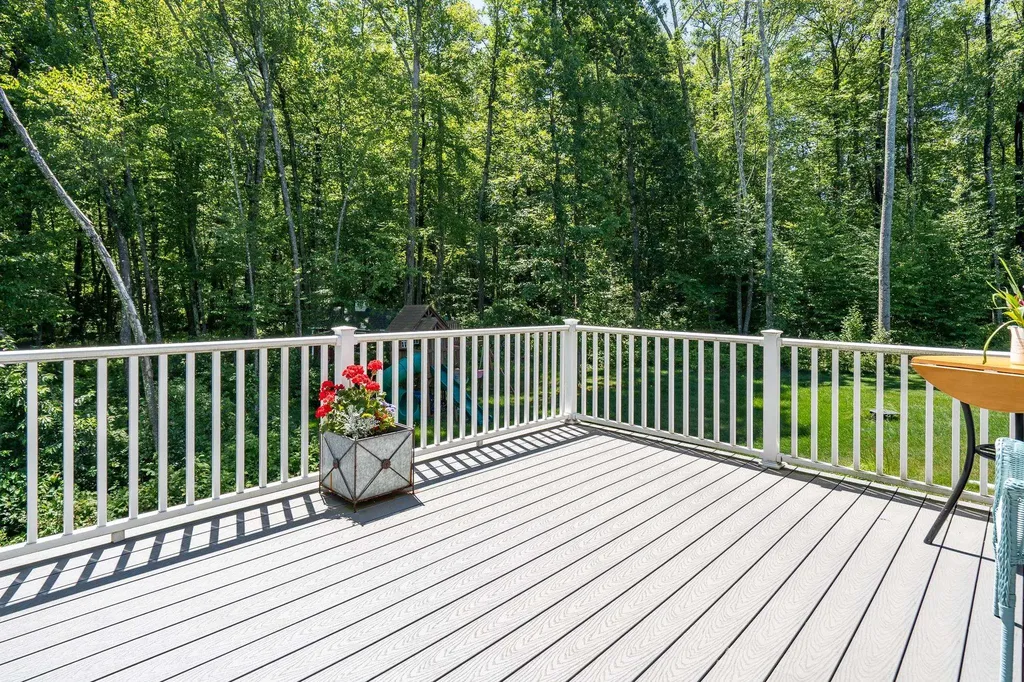 22 Innisbrook Drive Pelham NH 03076