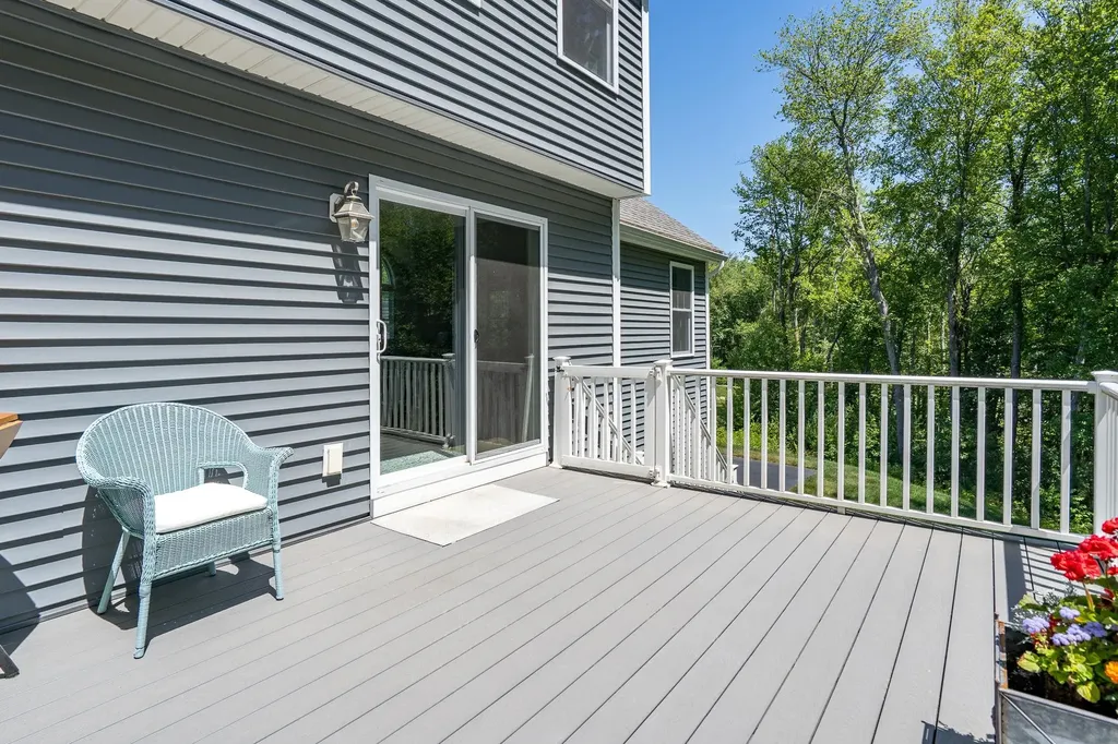 22 Innisbrook Drive Pelham NH 03076