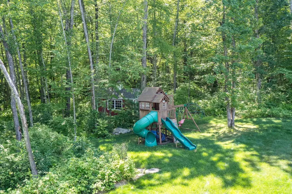 22 Innisbrook Drive Pelham NH 03076