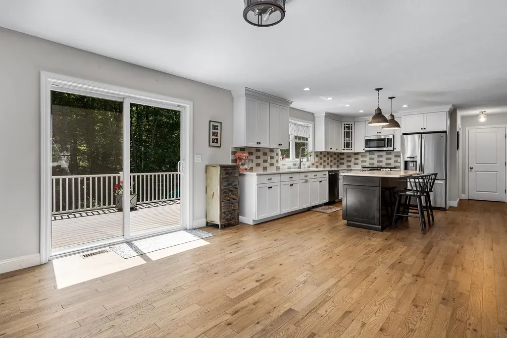 22 Innisbrook Drive Pelham NH 03076