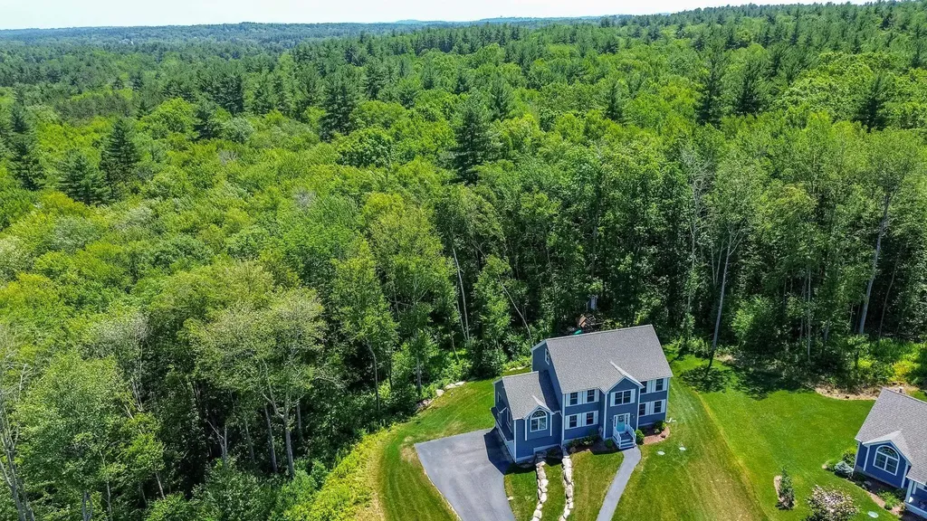 22 Innisbrook Drive Pelham NH 03076