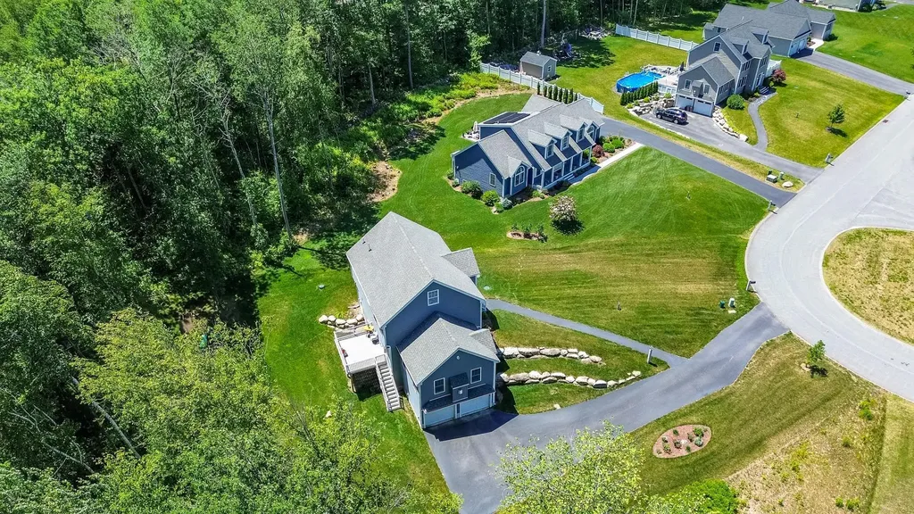 22 Innisbrook Drive Pelham NH 03076