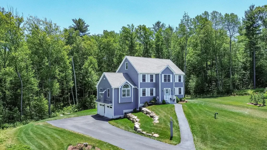 22 Innisbrook Drive Pelham NH 03076
