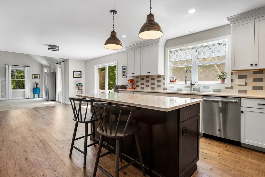 22 Innisbrook Drive Pelham NH 03076