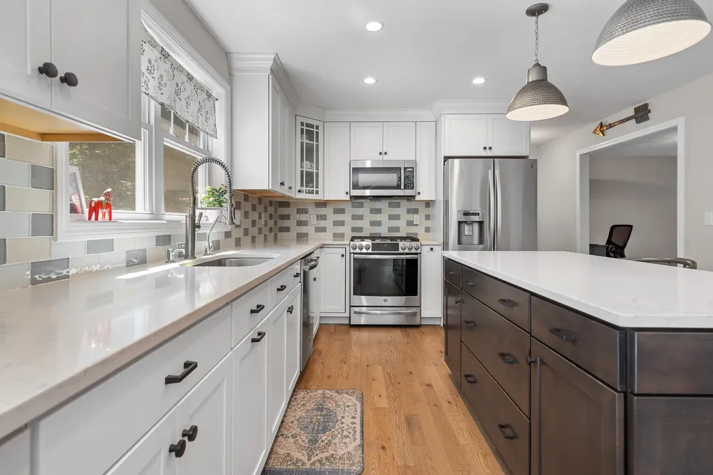 22 Innisbrook Drive Pelham NH 03076