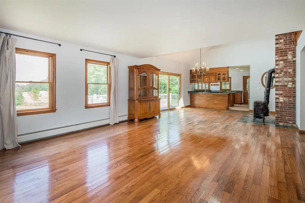 228 Leonard Road Sharon VT 05065