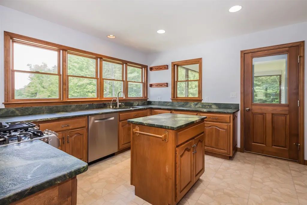 228 Leonard Road Sharon VT 05065