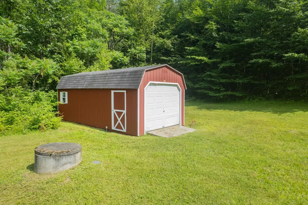 228 Leonard Road Sharon VT 05065