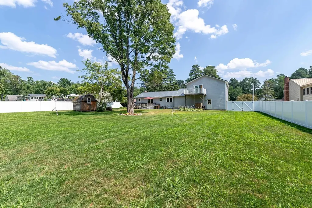 11 Broken Ground Drive Concord NH 03301